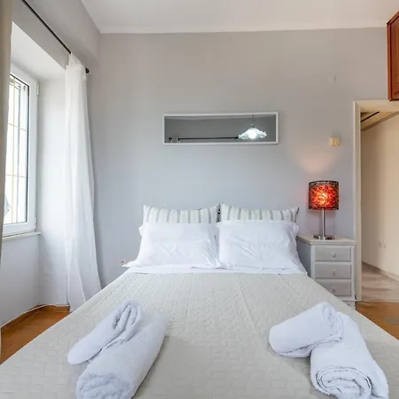 Apartment Mitropoleos